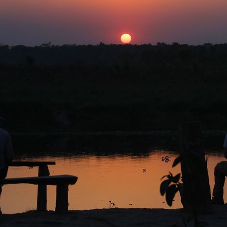 Отель Jungle Sunset Camp Саураха Экстерьер фото