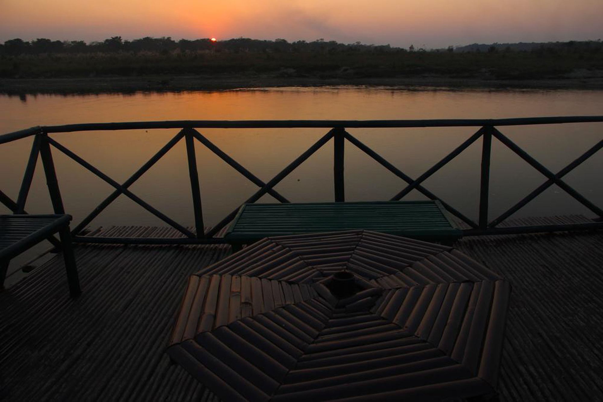 Отель Jungle Sunset Camp Саураха Экстерьер фото